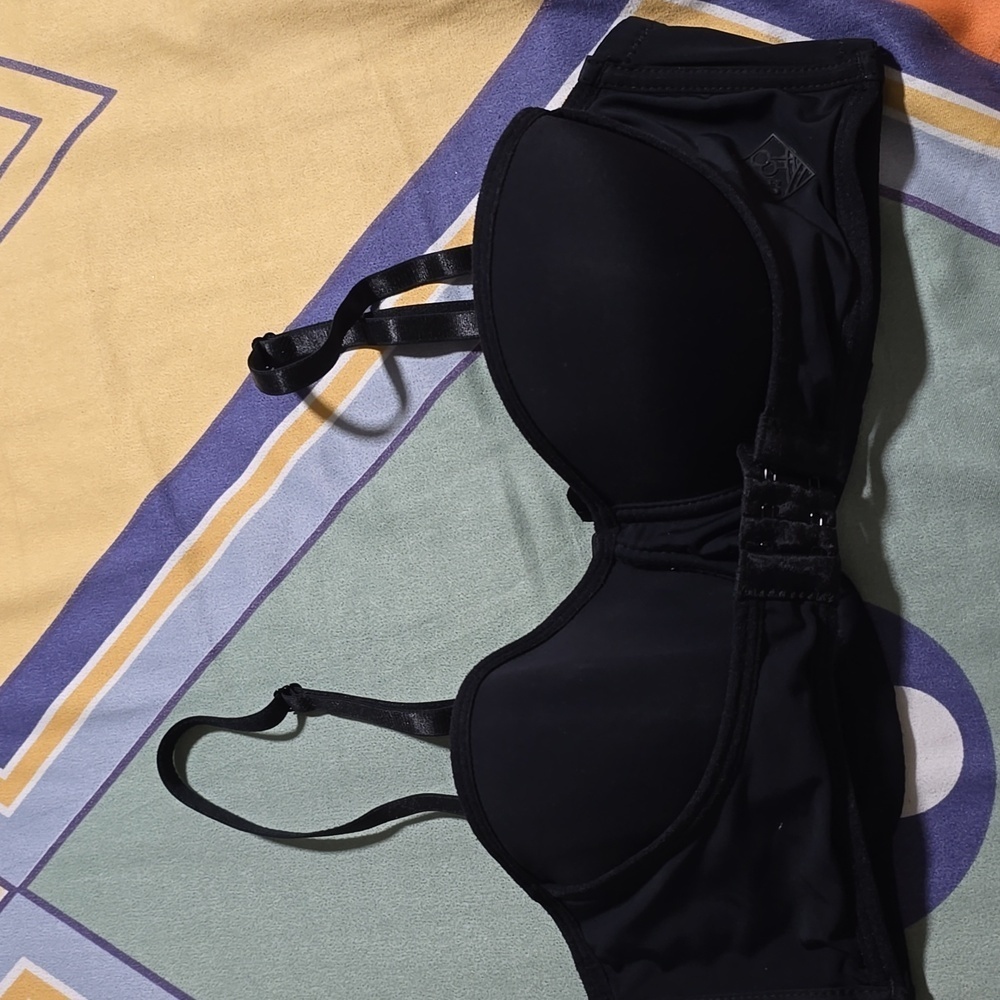 Women's black bra with wire size M